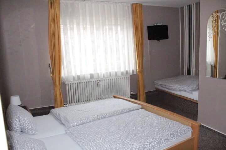 Eppstein Hotel Zum Taunus מראה חיצוני תמונה