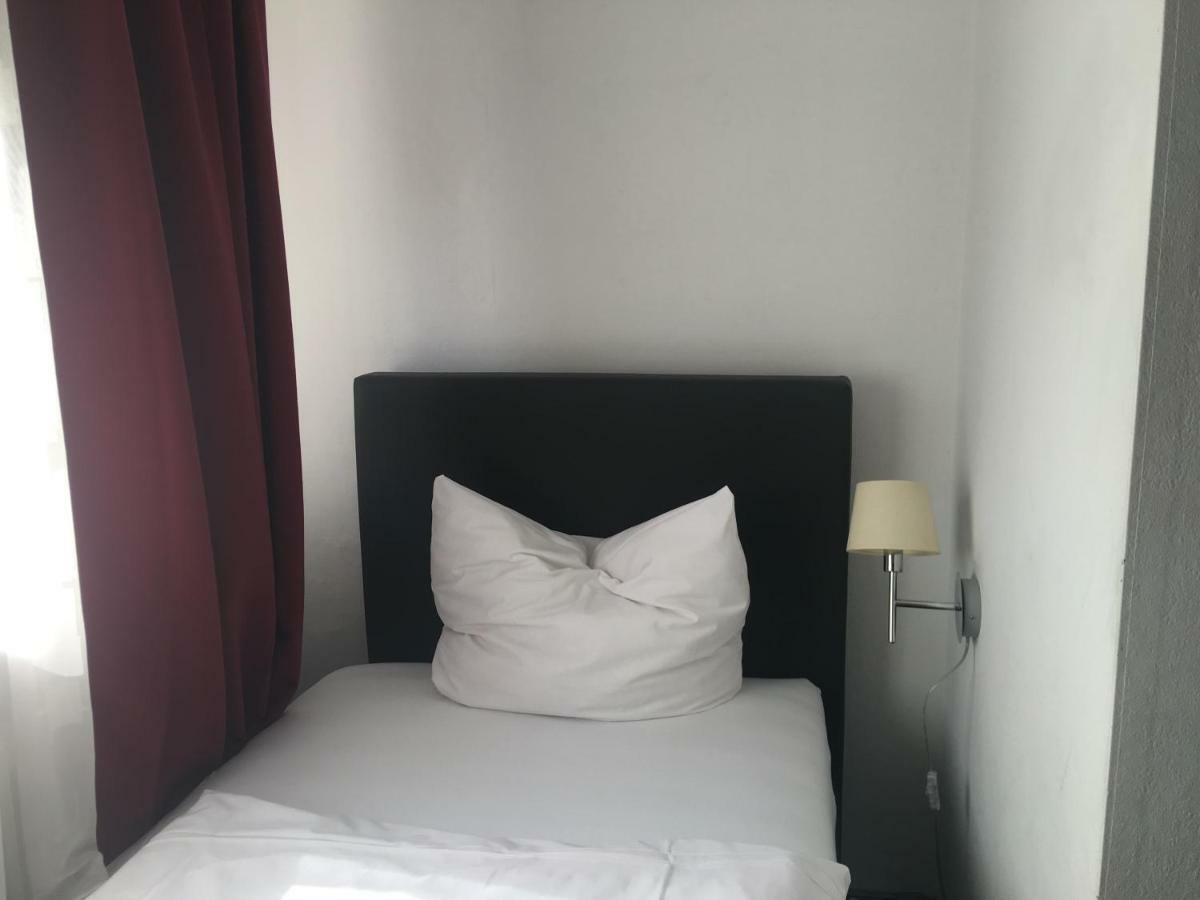 Eppstein Hotel Zum Taunus מראה חיצוני תמונה